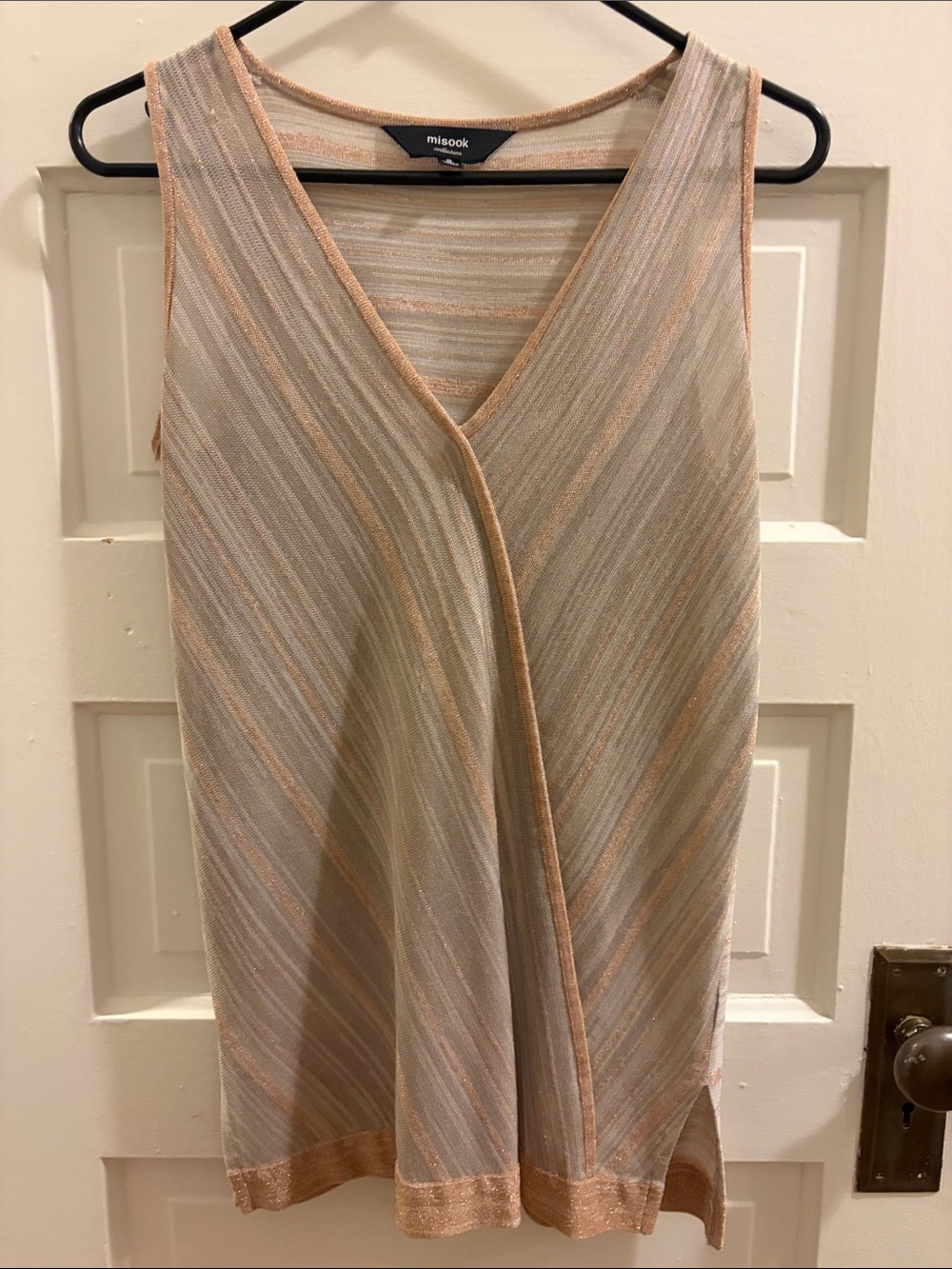 Misook Sleeveless Knit V-Neck in Rose Gold & Lilac with Subtle Sheen